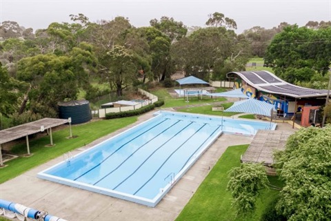Pool 600x400.jpg